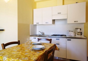1 bedroom apartment in a popular resort with private beach