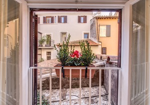 1 BEDROOM APT BALCONY in ROMA