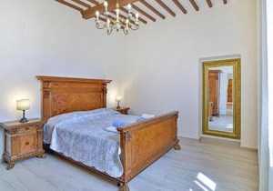 1 Bedroom Gorgeous Apartment In Arezzo