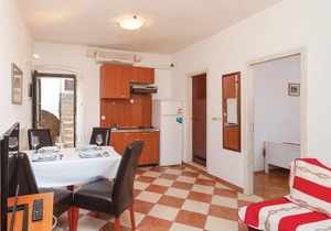 1 bedroom lovely apartment in Pucisca