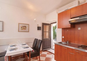 1 bedroom lovely apartment in Pucisca