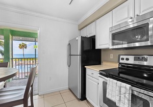 1 Bedroom on Gulf w Private Balcony & Kitchen Silver Sands #253 Resort by RVA