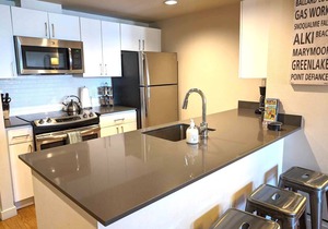 1 Block to Pike Pl Market ~ View Balcony ~ Best Location in Seattle - HUGE unit!