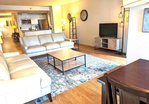 1 Block to Pike Pl Market ~ View Balcony ~ Best Location in Seattle - HUGE unit!