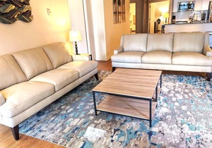 1 Block to Pike Pl Market ~ View Balcony ~ Best Location in Seattle - HUGE unit!
