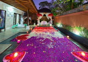 1 BR private pool Villa in kuta near the beach