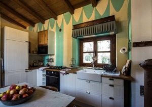 1-Lovely stone home with garden, in a castle near beach and 1 hour from Venice