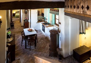 1-Lovely stone home with garden, in a castle near beach and 1 hour from Venice