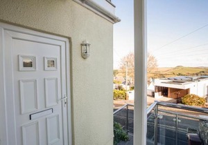 1 Lyndhurst