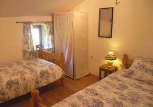 1 of 3 Gites set in 2 lovely acres-Pool-Games field -Wifi-lots to see/do nearby