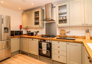 1 ORCHARD VIEW, character holiday cottage in Hathersage