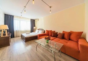 1 room 65m2 center of Obolon near River side.