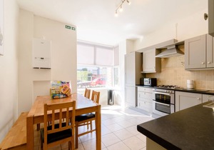 1 ROXBY TERRACE, family friendly, with open fire in Thornton-Le-Dale