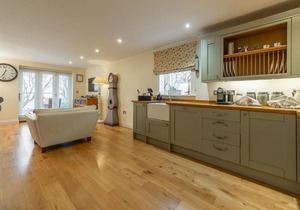 1 Sandy Lane