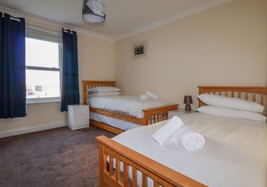 1 SPINNAKERS, family friendly, character holiday cottage in Newquay