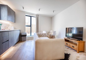 1 The Hideaway (2mins from the beach)