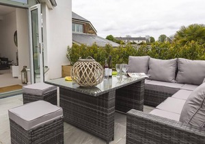 1 THE MANOR HOUSE, HILLFIELD VILLAGE, family friendly in Dartmouth