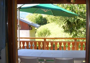 10-person gîte in an excellent location ("3 Vallées" ski area and Vanoise National Park)