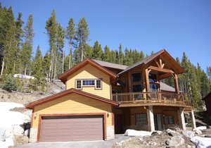 100 Crown Drive Home
