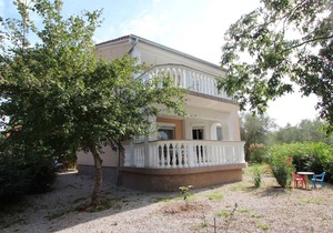 100 m² Apartment ∙ 2 bedrooms ∙ 4 guests