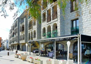 100 m² Apartment ∙ 3 bedrooms ∙ 6 guests