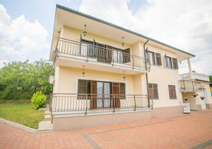 100 m² Apartment ∙ 2 bedrooms ∙ 4 guests