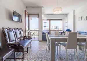 100 m² Apartment ∙ 3 bedrooms ∙ 8 guests