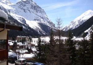 100m from ski slopes, 2nd floor, balcony, tv, ski locker, 34m², Pralognan-la-Vanoise
