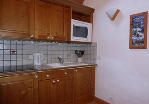 100m from ski slopes, 2nd floor, balcony, tv, ski locker, 35m², Pralognan-la-Vanoise