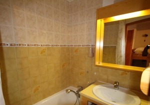 100m from resort center, 1st floor, view ski slopes, balcony, tv, ski locker, 22m², Les Saisies