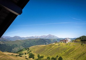 100m from ski slopes, 1st floor, view valley, parking, tv, ski locker, 37m², Peyragudes