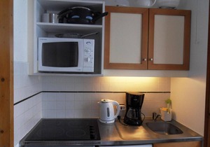 100m from ski slopes, 1st floor, balcony, tv, ski locker, 23m², La Plagne