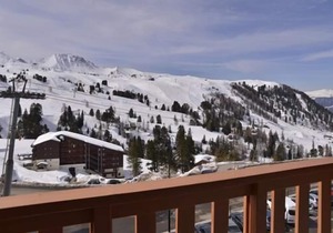 100m from ski slopes, 1st floor, balcony, tv, ski locker, 23m², La Plagne