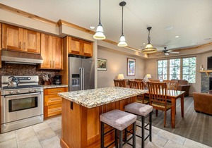 102 m² Condo ∙ 2 bedrooms ∙ 7 guests