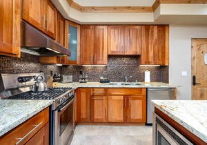 102 m² Condo ∙ 2 bedrooms ∙ 6 guests