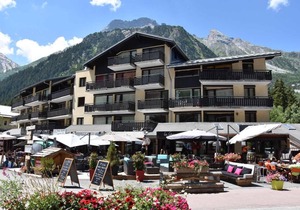 10m from resort center, 4th floor, balcony, parking, tv, ski locker, 24m², Pralognan-la-Vanoise