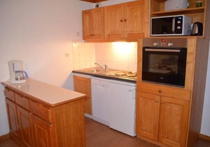10m from ski slopes, 9th floor, balcony, tv, ski locker, 65m², Les Menuires