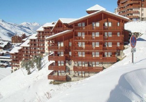 10m from ski slopes, 9th floor, balcony, tv, ski locker, 65m², Les Menuires