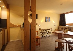 10m from ski slopes, 1st floor, view valley, balcony, tv, 33m², Les Arcs
