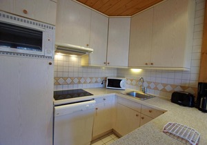 10m from ski slopes, 2nd floor, view lake, balcony, tv, ski locker, 53m², Tignes