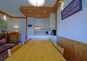 10m from ski slopes, 2nd floor, view lake, balcony, tv, ski locker, 53m², Tignes