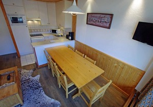 10m from ski slopes, 2nd floor, view lake, balcony, tv, ski locker, 53m², Tignes