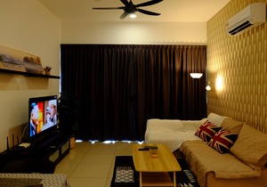 10mins to Jonker Street! Clean & Cozy condo for family of 4 w/Marvelous Pool