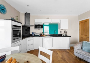 11 At The Beach, Torcross - an apartment that sleeps 4 guests in 2 bedrooms