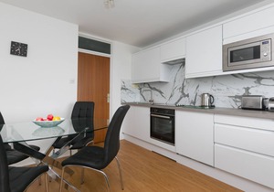 11 Carrack Widden – Sleeps Two – Sea Views – Parking