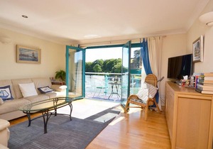 11 Crabshell Quay - Three Bedroom House, Sleeps 6