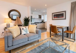 11 Loch View PF Kenmore