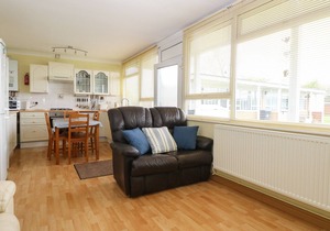 11 SEAWARD CREST, pet friendly, country holiday cottage in Mundesley