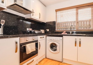 11 TOWAN VALLEY, pet friendly, country holiday cottage in Porthtowan