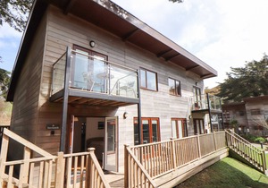 11 TOWAN VALLEY, pet friendly, country holiday cottage in Porthtowan